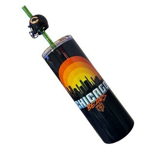 New 20 oz hot/cold tumbler Chicago Bears with Helmet straw and steel straw New